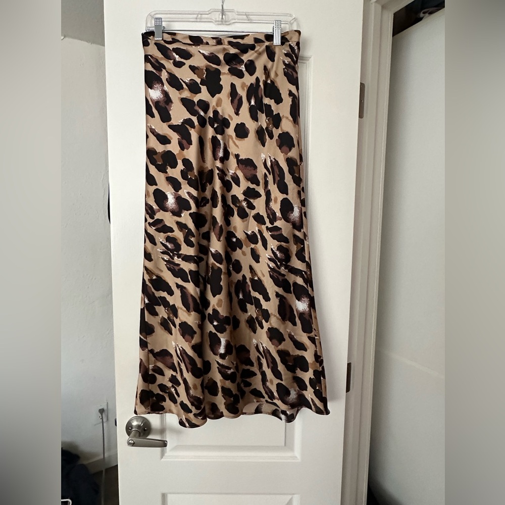 Super cute leopard skirt!  (Nordstrom) new (no tags) size L